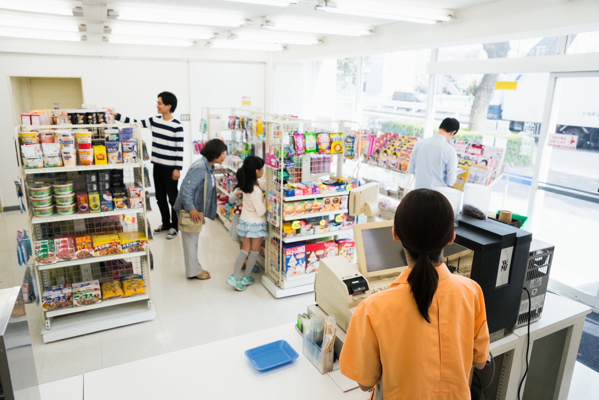 週二日から始められるコンビニスタッフ募集